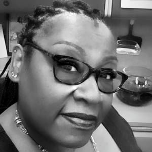 Meet your Posher, Gloria